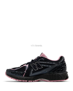 1906R Sneakers
